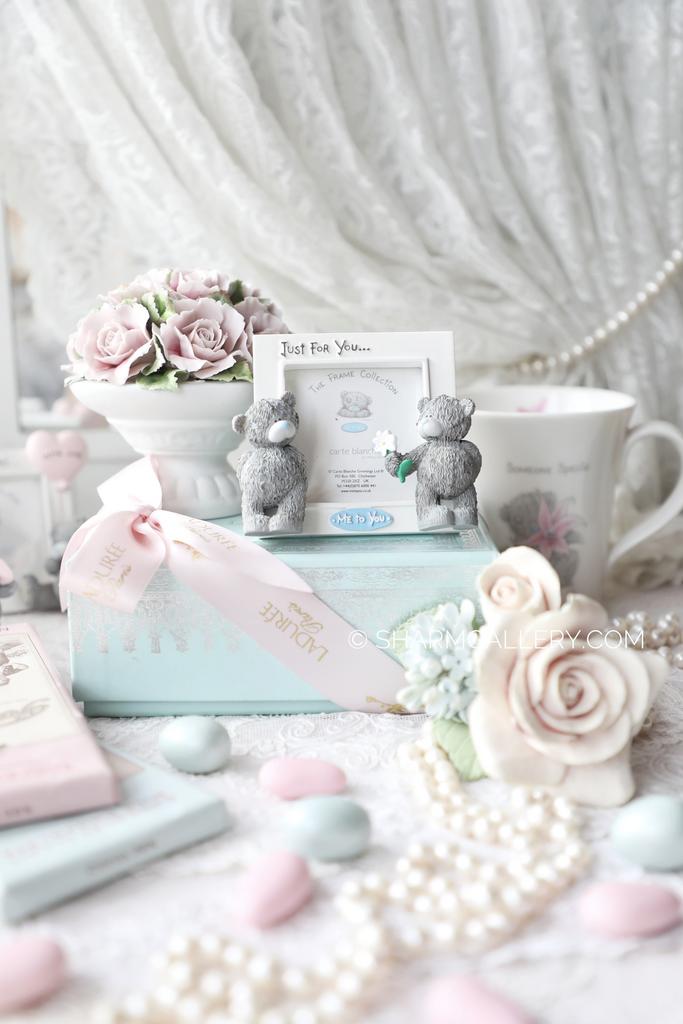 Рамка для фото Фоторамка «Me to you» Серые мишки. Пара с ромашкой. Англия.