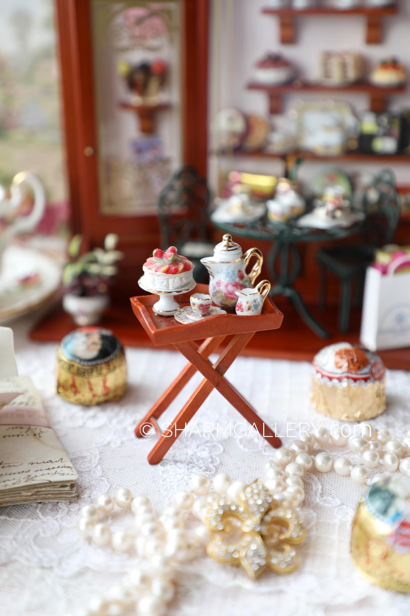 Миниатюра деревянный "Сервировочный столик" Reutter Porzellan, Германия.