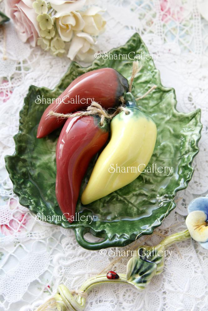 Декоративный набор - елочные украшения "Перец" 3шт., серия овощи. Керамика, Италия.