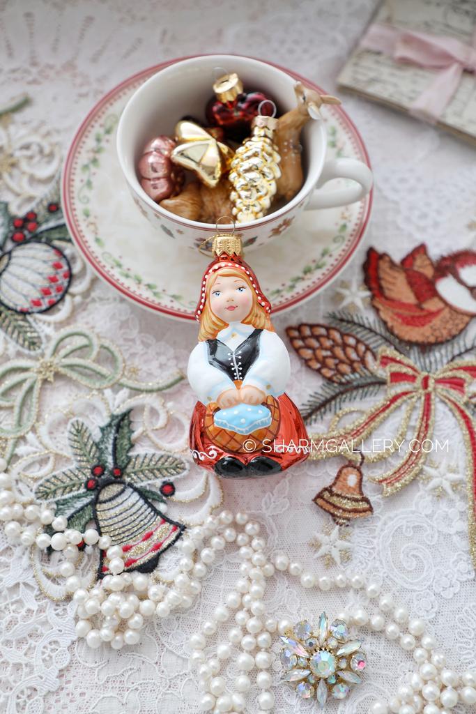 Коллекционная елочная игрушка «Красная Шапочка» стекло, роспись ф-ка Ариэль, Россия.