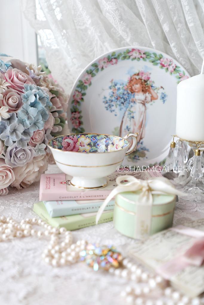 Редкость! Чайная чашка вышивка крестиком «Розы» Paragon, Англия.