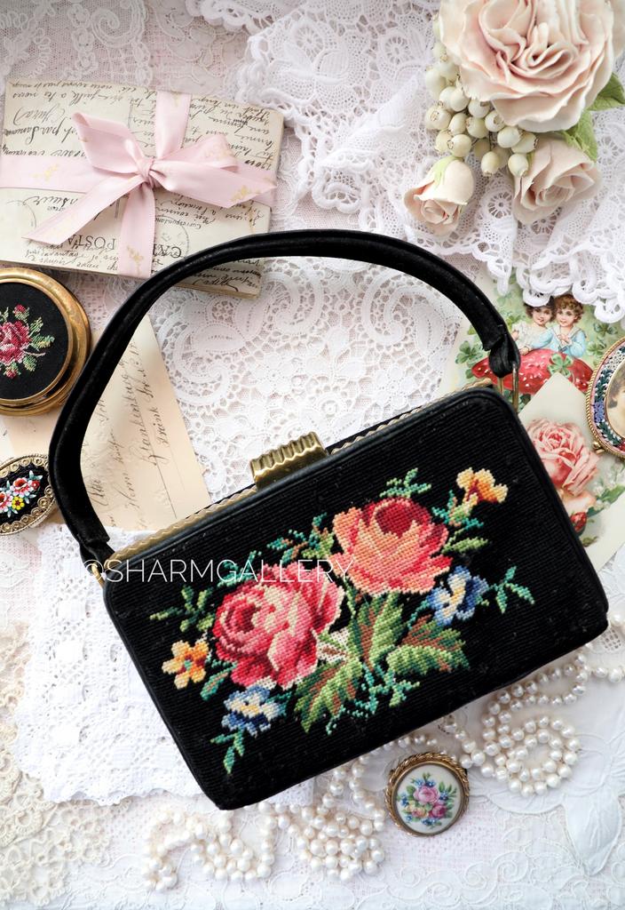 Старинная сумочка микро вышивка "Розы" Petit Point Австрия.