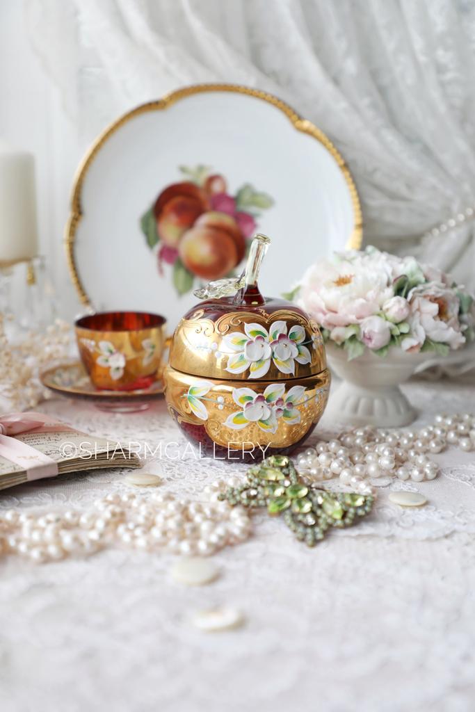 Шкатулка Банка с крышкой из цветного богемского стекла Красное Яблоко, Чехословакия, Bohemia.