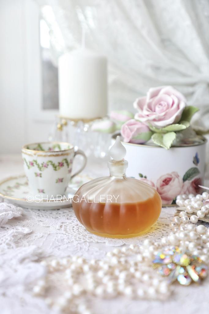 Флакон духов из набора "Голубой ларец" ф-ка Новая Заря, СССР.