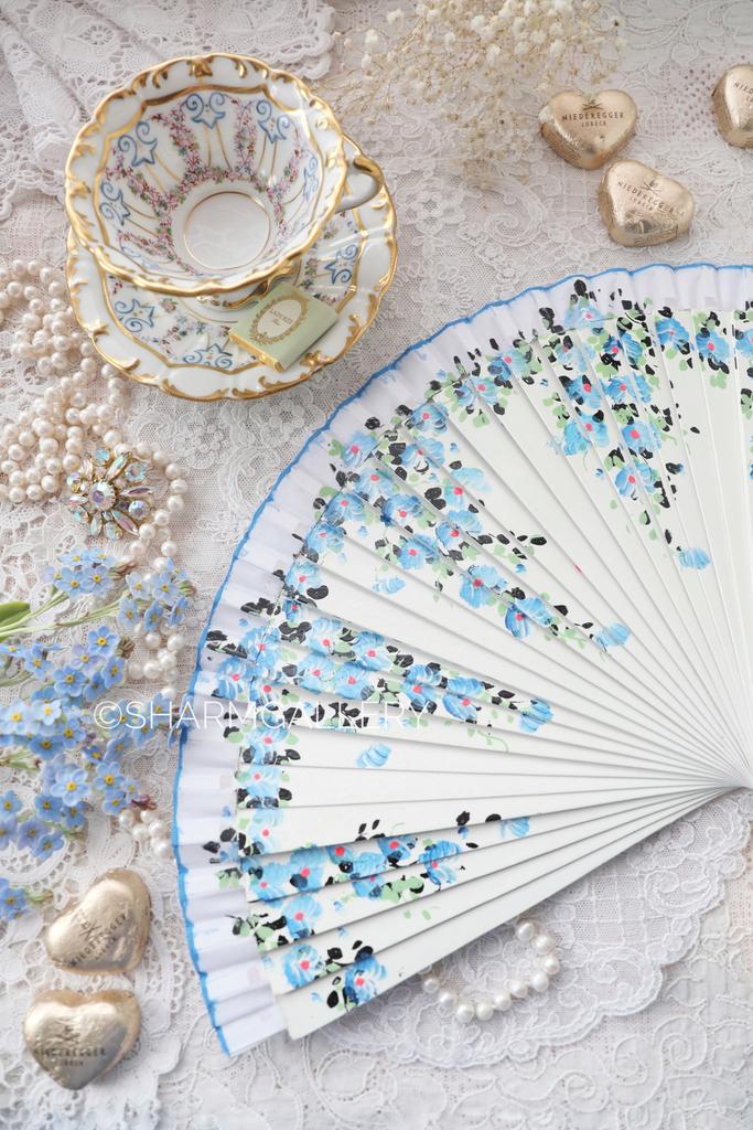 Веер №12 деревянный с росписью, белый. Испания, Винтаж.