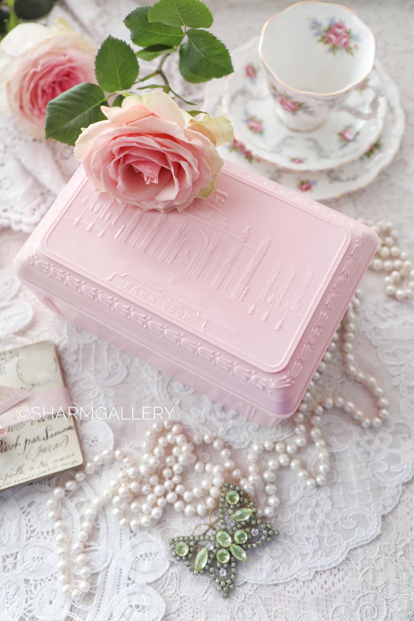 Шкатулка коробка розовая "ВДНХ СССР. Главный вход" бакелит карболит СССР