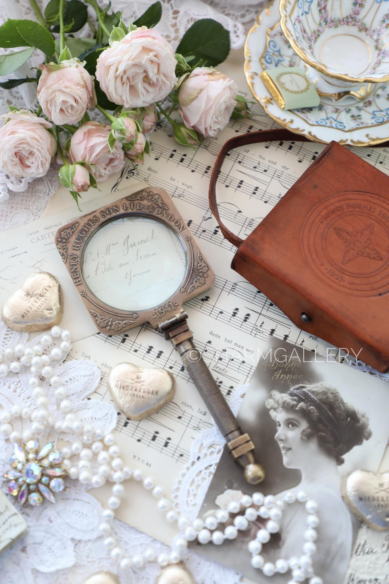 Редкость! Лупа бронзовая складная в кожаном кофре 1941г., Henry Hughes Son Ltd London, Англия.