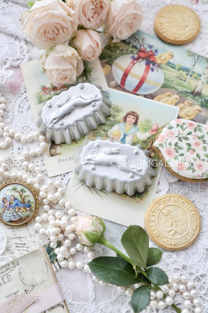 Пара овальных металлических формочек для выпечки «Заяц» СССР.