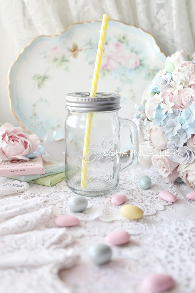 Стеклянная банка "Mason" для смузи с многоразовой трубочкой.