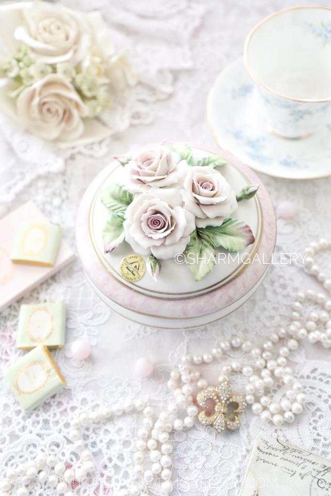 Уценка! Шкатулка Розы Carlo Savastano фарфор Capodimonte/Каподимонте, Италия.