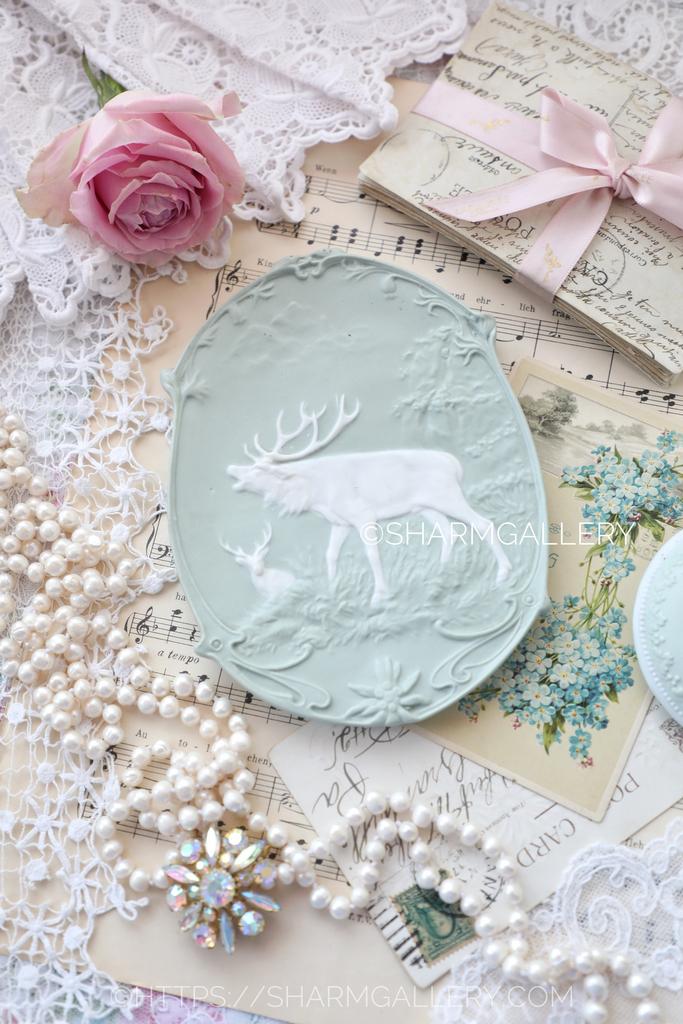 Антикварная плакетка настенное панно Ар Нуво «Олени» бисквитный фарфор Вербилки начало 20 века