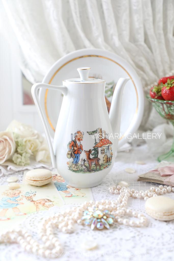 Редкость! Чайник - сказки фарфор Weisswasser (Вайсвассер) ГДР Германия