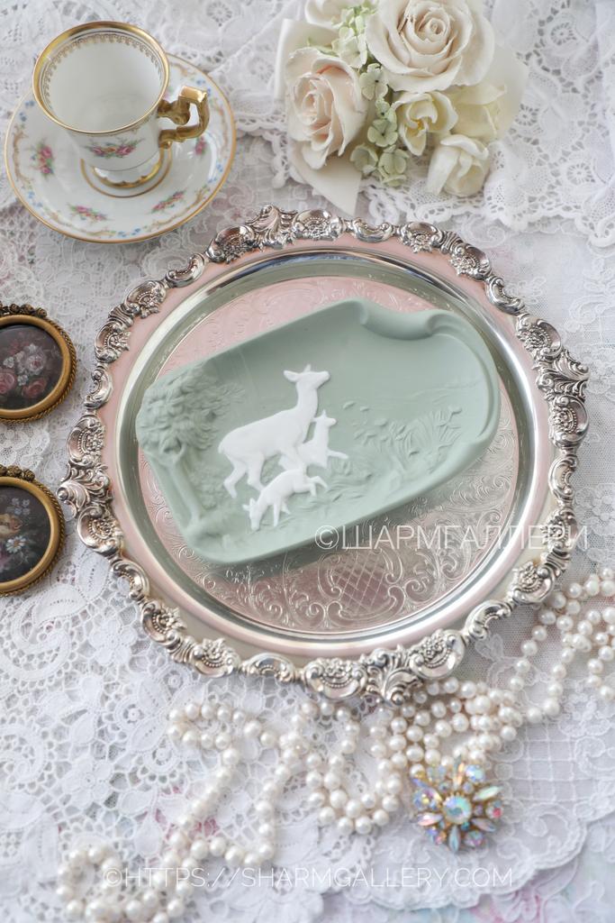 Антикварная плакетка настенное панно Ар Нуво «Олени» бисквитный фарфор Вербилки