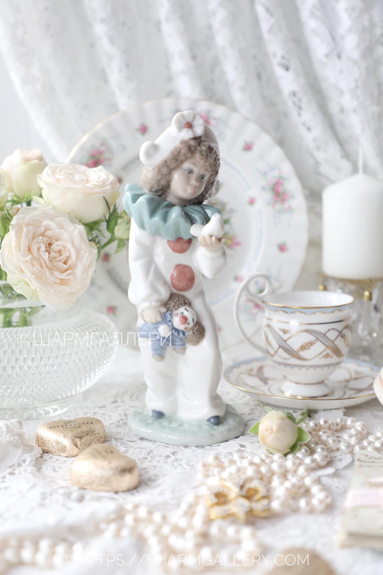 Статуэтка «Арлекин с голубем» Клоун фарфор Nao by Lladro Испания 1989г.