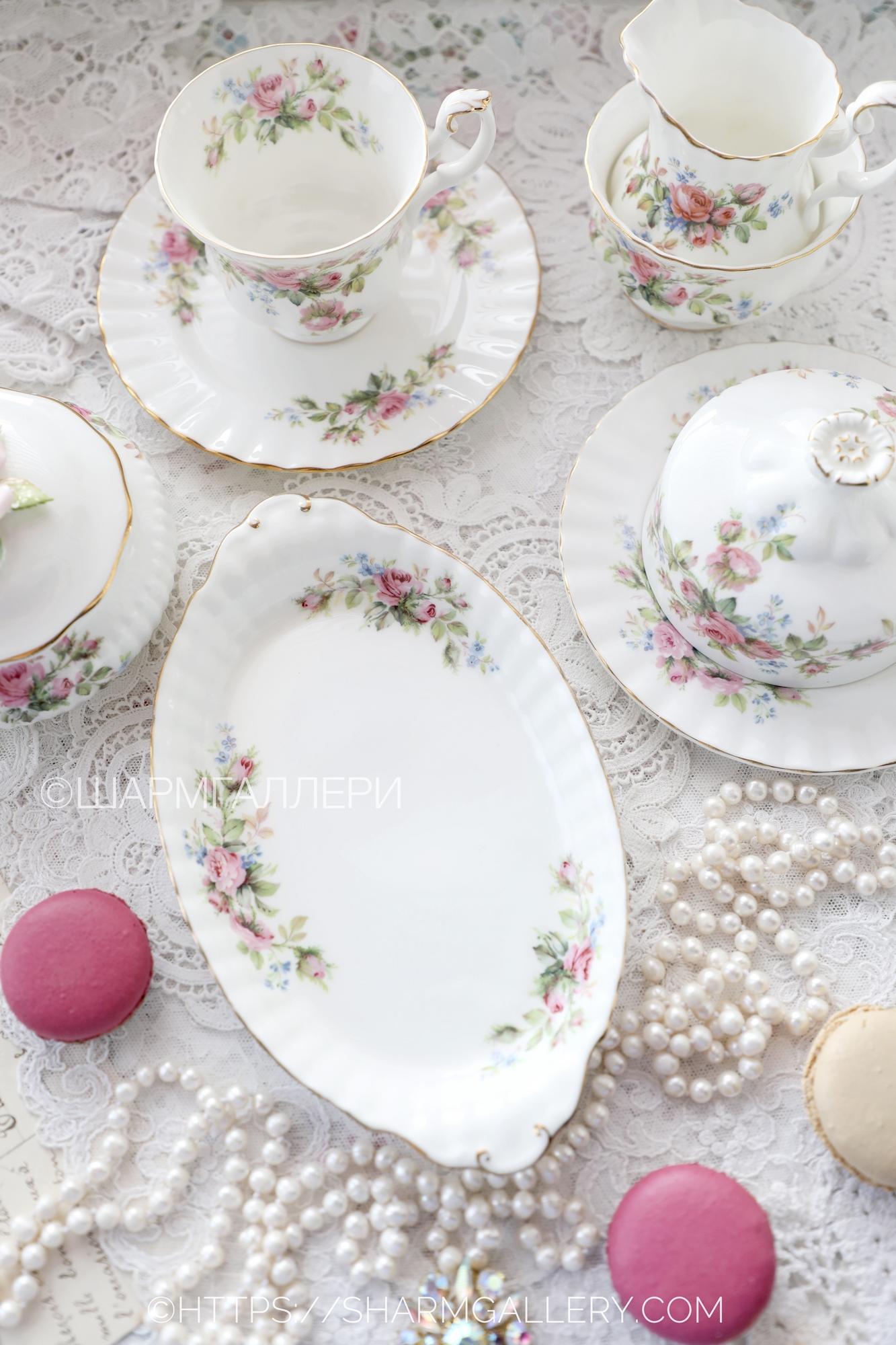 Блюдо овальное сервировочное Moss Rose Мускусная Роза, фарфор Royal Albert Англия