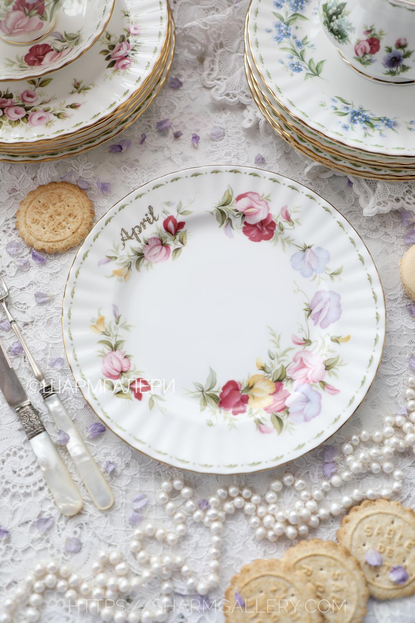 Редкость! Тарелка 20,5см. Апрель/Сладкий горошек April/Sweet Pea Цветок месяца/Flower of the month фарфор Royal Albert, Англия