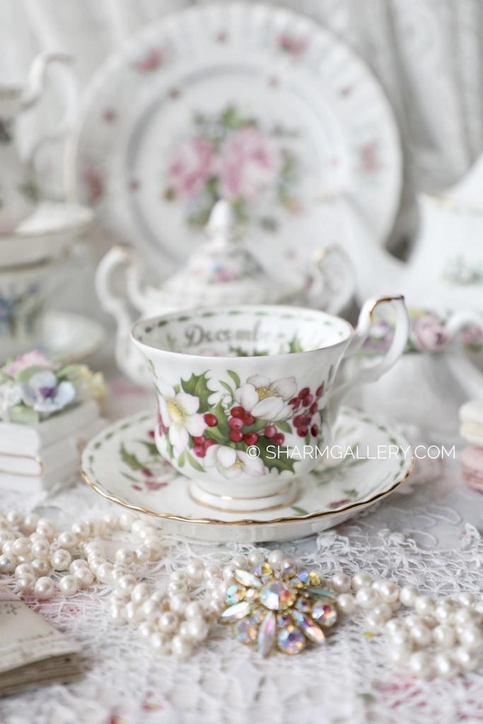 Чайная пара «Цветок месяца» Flower Of The Month Декабрь/Рождественская роза December/Christmas Rose фарфор Royal Albert Англия. №5