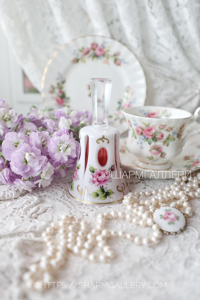 Колокольчик «Розы» двухслойное стекло Богемия BOHEMIA, ЧЕХОСЛОВАКИЯ.