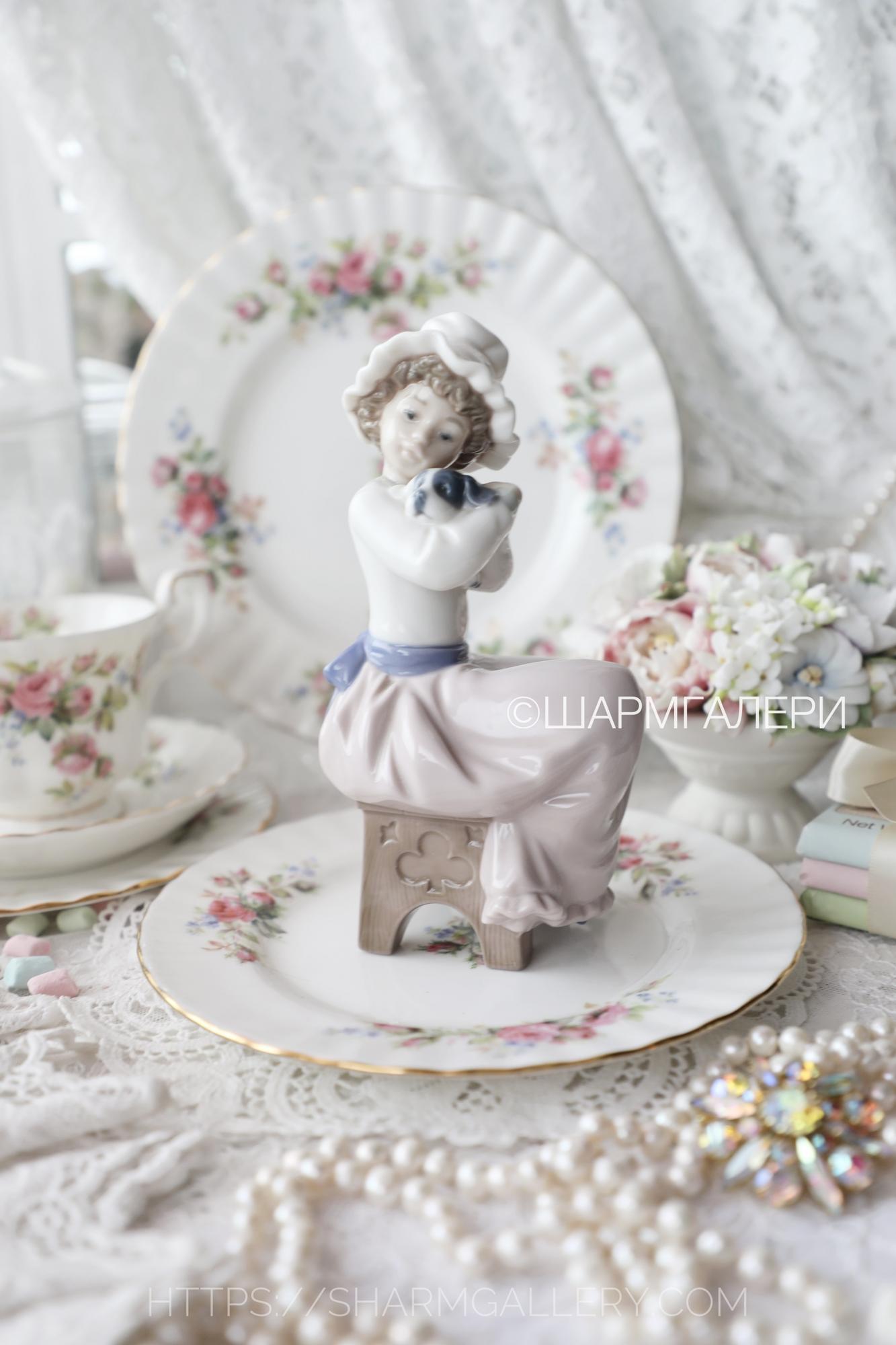 Уценка! Статуэтка «Милый друг» девушка с собакой фарфор Nao by Lladro Испания Дефект
