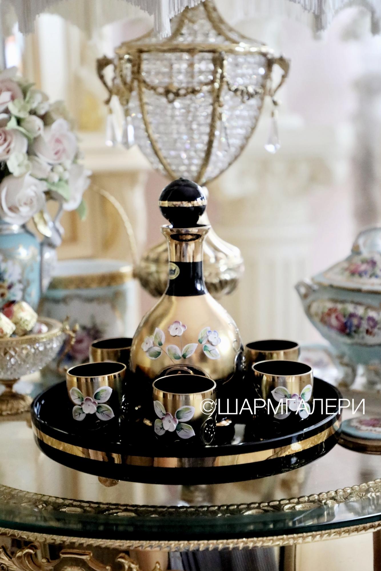 Редкий набор для крепких напитков черное стекло, лепка, позолота. Богемия Чехословакия.