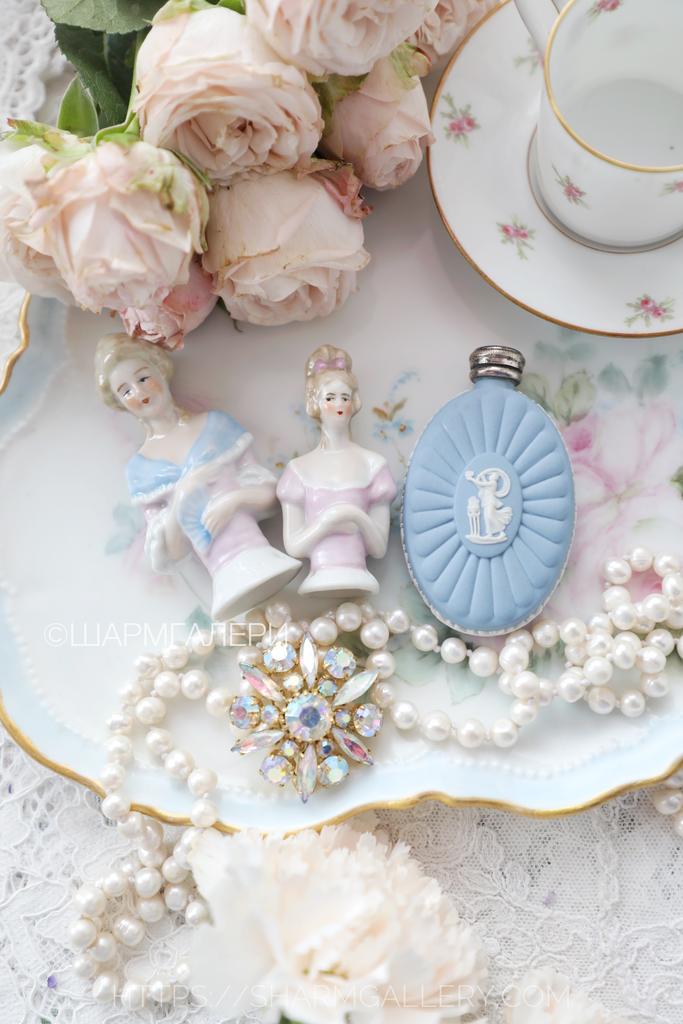 Редкость! Флакон для духов бисквитный голубой фарфор, крышечка серебро, Wedgwood, Англия.