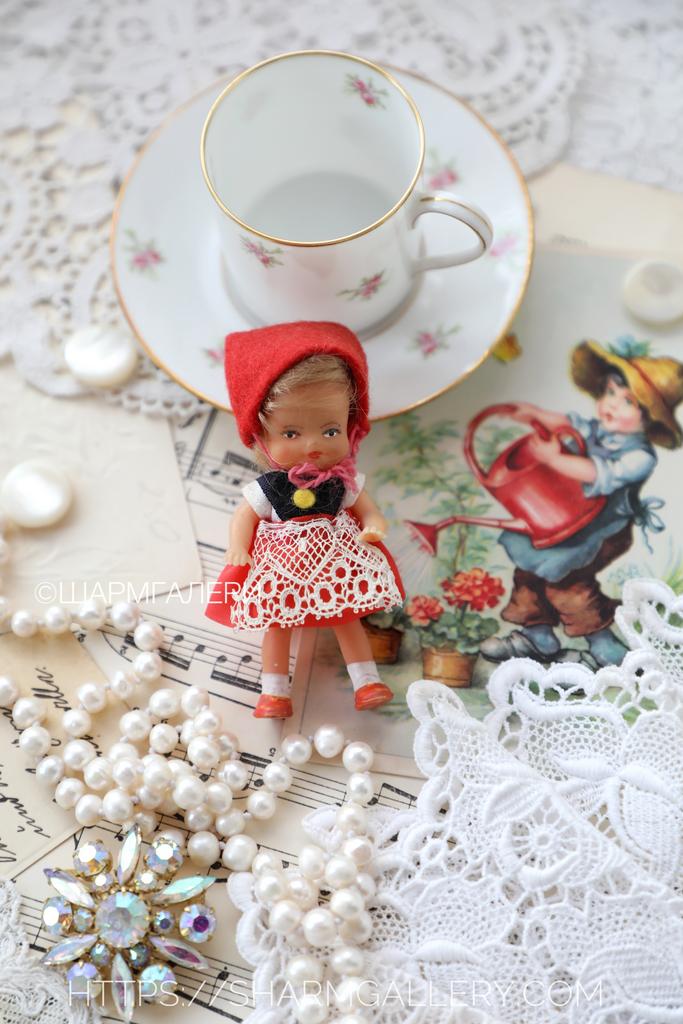 Винтажный пупсик куколка «Красная Шапочка» ГДР (Германия)