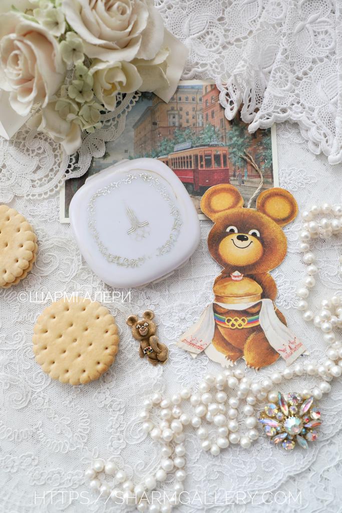 Пудреница (карманное зеркальце) Олимпиада 80 СССР. Lakme Индия.