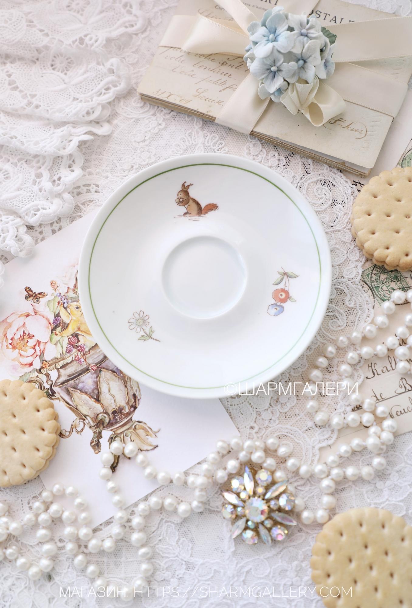 Редкость! Чайное блюдце «Белочка» из серии Сказки фарфор Кольдиц/Colditz детская посуда, ГДР.