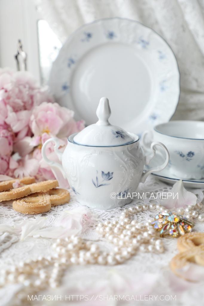 Сахарница «Голубой цветок» коллекция «Северное лето» фарфор Bernadotte, Thun /Тун Чехия.