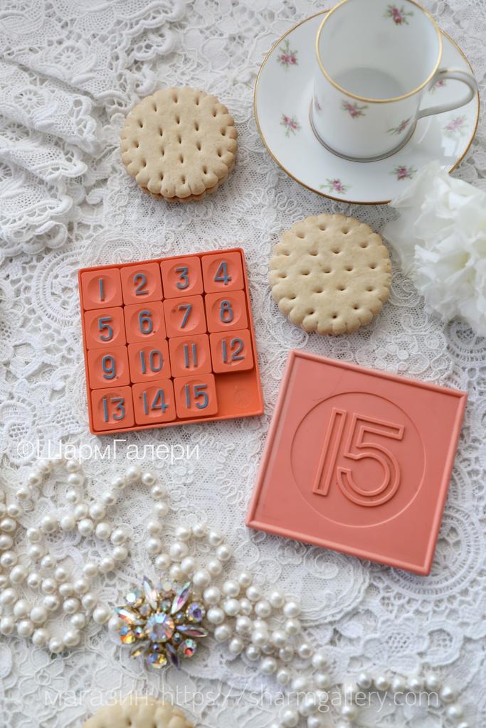 Советская Игра "Пятнашки" «ретро оранжевый» коробка карболит. СССР.