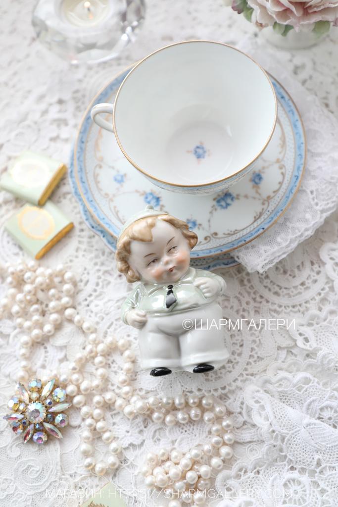 Солонка Джентельмен в галстуке, серия «Бюргеры» фарфор Тюрингия Германия.