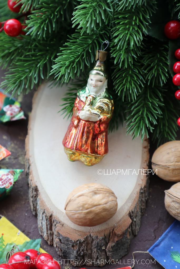 "Царь Дадон с петушком" Сказка о золотом петушке, старинная елочная игрушка, стекло на подвесе, СССР №266