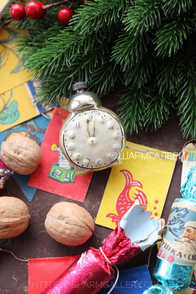 «Часы будильник - двенадцать часов» старинная елочная игрушка, стекло на подвесе, СССР №269