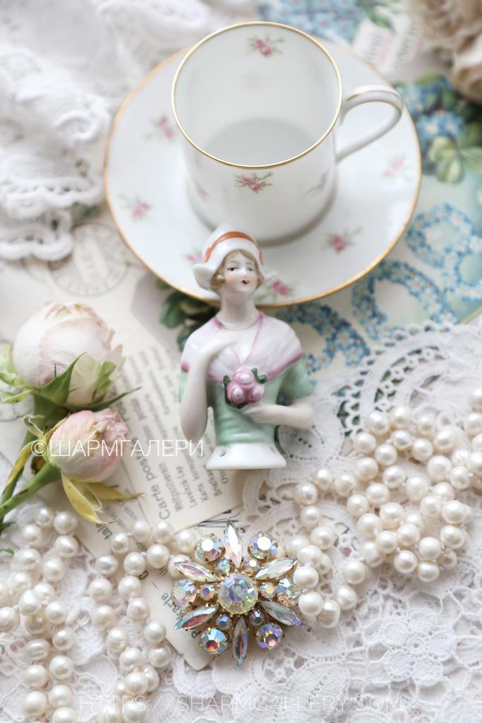 Half doll антикварная половинка куклы 7,5см «Дама с букетом» игольница, фарфор, роспись. Германия