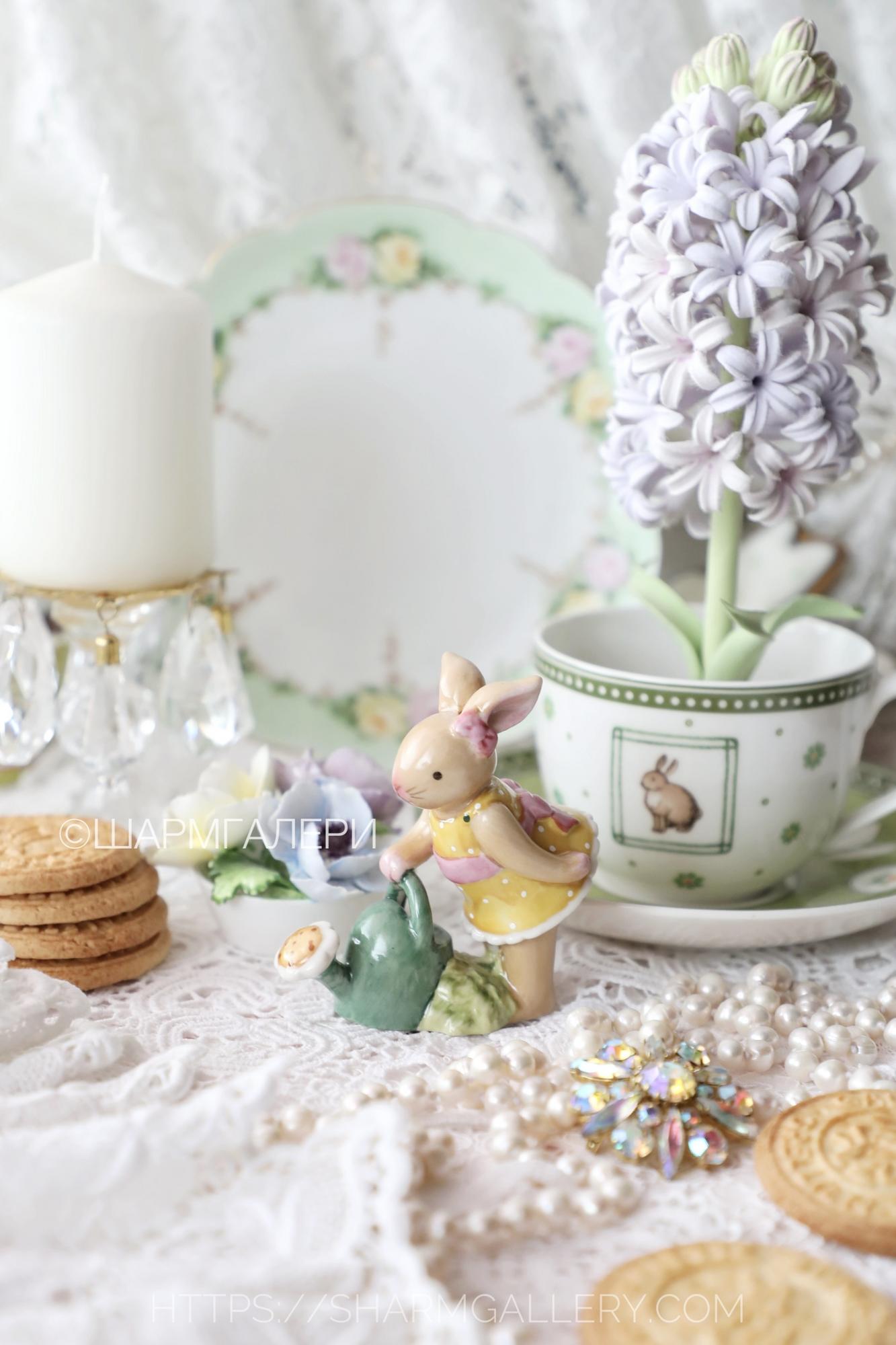 Статуэтка «Девочка кролик садовница» пасхальная коллекция “Bunny Family” фарфор Villeroy & Boch, Германия.