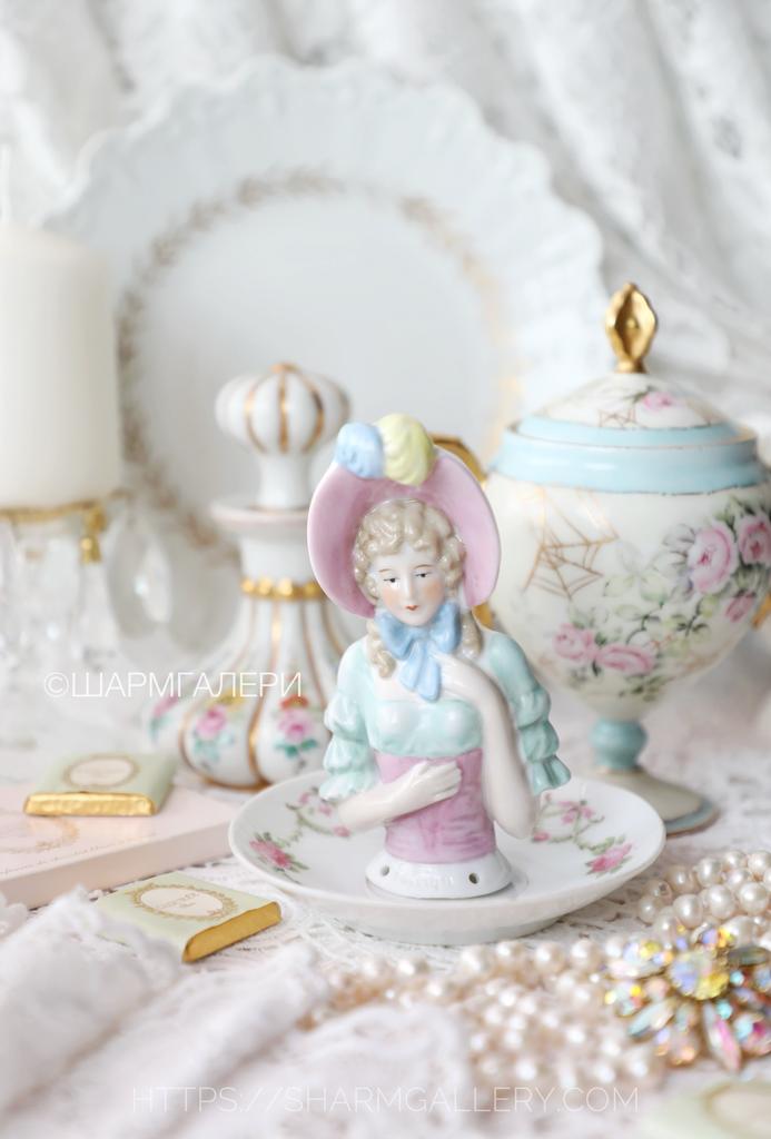 Антикварная Half doll «Дама в шляпе с перьями»  кукла половинка 11,5см. фарфор, Германия.