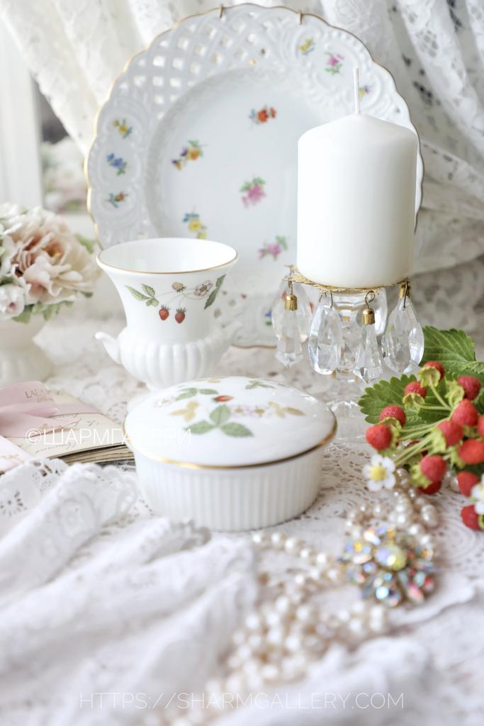 Шкатулка Земляника «Wild Strawberry» костяной фарфор Wedgwood Англия.