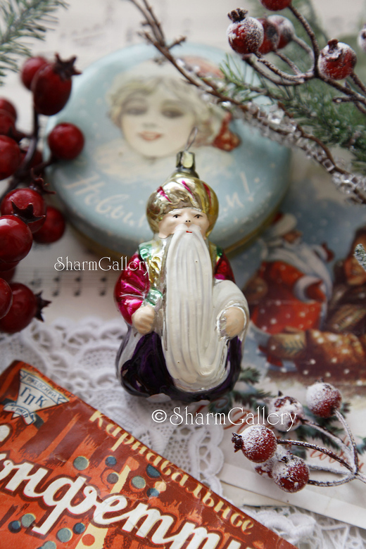 Старик Хоттабыч. Елочная игрушка, стекло, СССР.