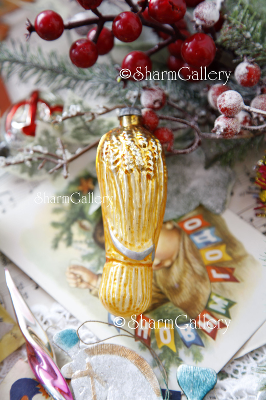 "Сноп колосьев с серпом". Редкая, антикварная елочная игрушка, стекло. СССР.