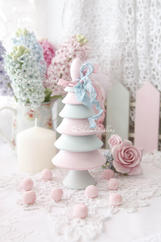 Пирамидка деревянная "Елочка" - нежная.