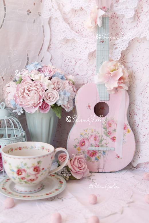 Детская, деревянная гитара - "Розовые розы".