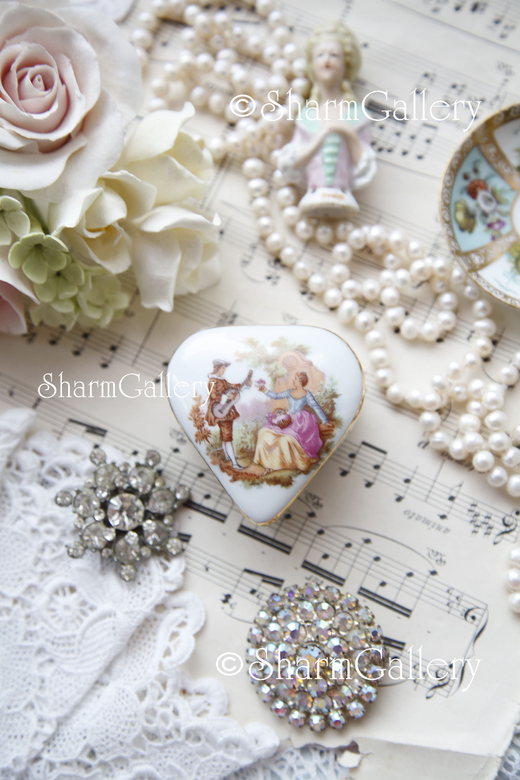 Винтажная миниатюрная шкатулочка. Франция, Фрагонар, фарфор Limoges (Лимож)