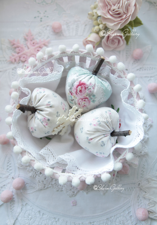 Новогодняя композиция - Яблоки в корзинке.