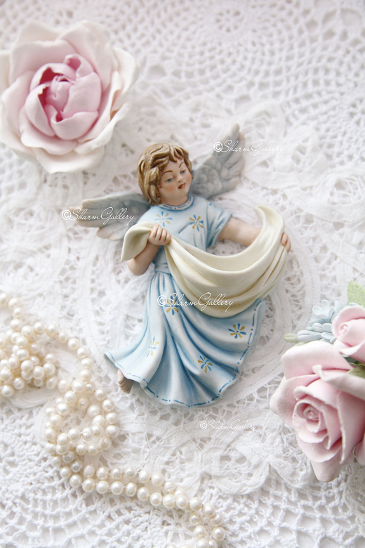 Настенный ангел. Фарфор бисквит, винтаж, Каподимонте, Италия.