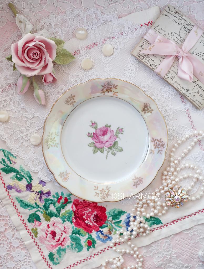 Тарелка перламутровая "Роза" 19см., фарфор Kahla (Кахла) ГДР.