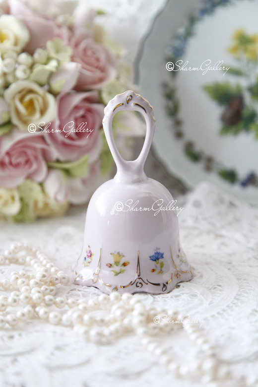 Колокольчик розовый фарфор. Чехия.