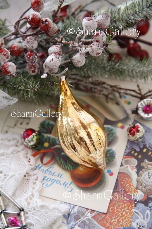 "Лук", золотистый. Елочная игрушка, стекло, СССР.