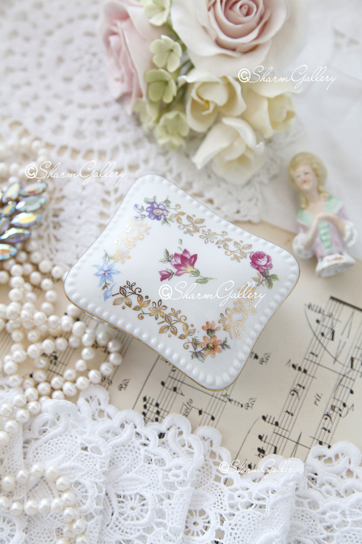 Миниатюрная шкатулка фарфор "Martinroda", Германия. Винтаж.