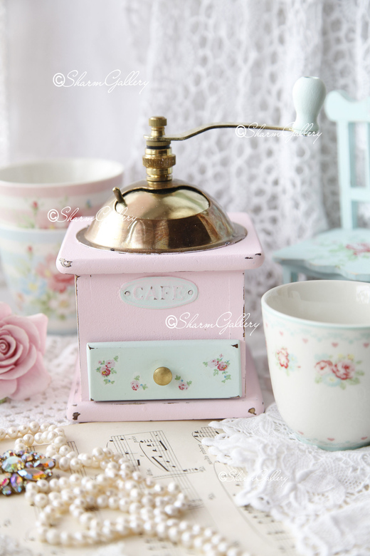 Винтажная кофемолка в шебби стиле. Розовая.