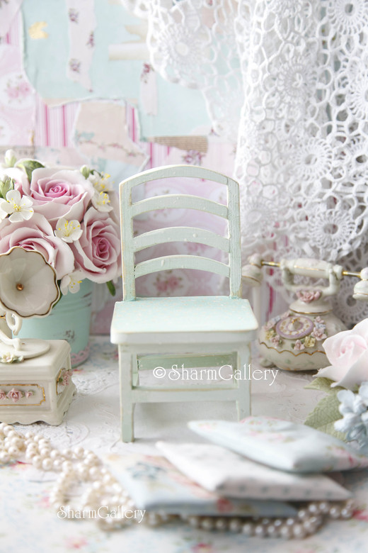 Стульчик мятный с подушками. Деревянный, кукольный стул.